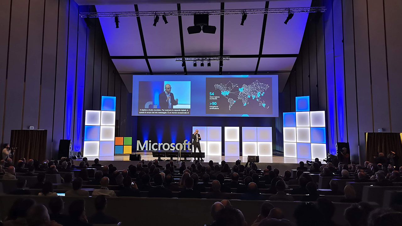 Satya Nadella, CEO di Microsoft: "Le nuove tecnologie possono supportare la crescita delle aziende italiane" thumbnail