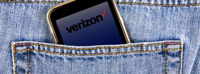 Verizon Phone In Blue Jean Pocket 770x285 1