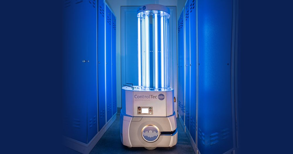 I robot di OMRON disinfettano con lampade UV i grandi ambienti thumbnail