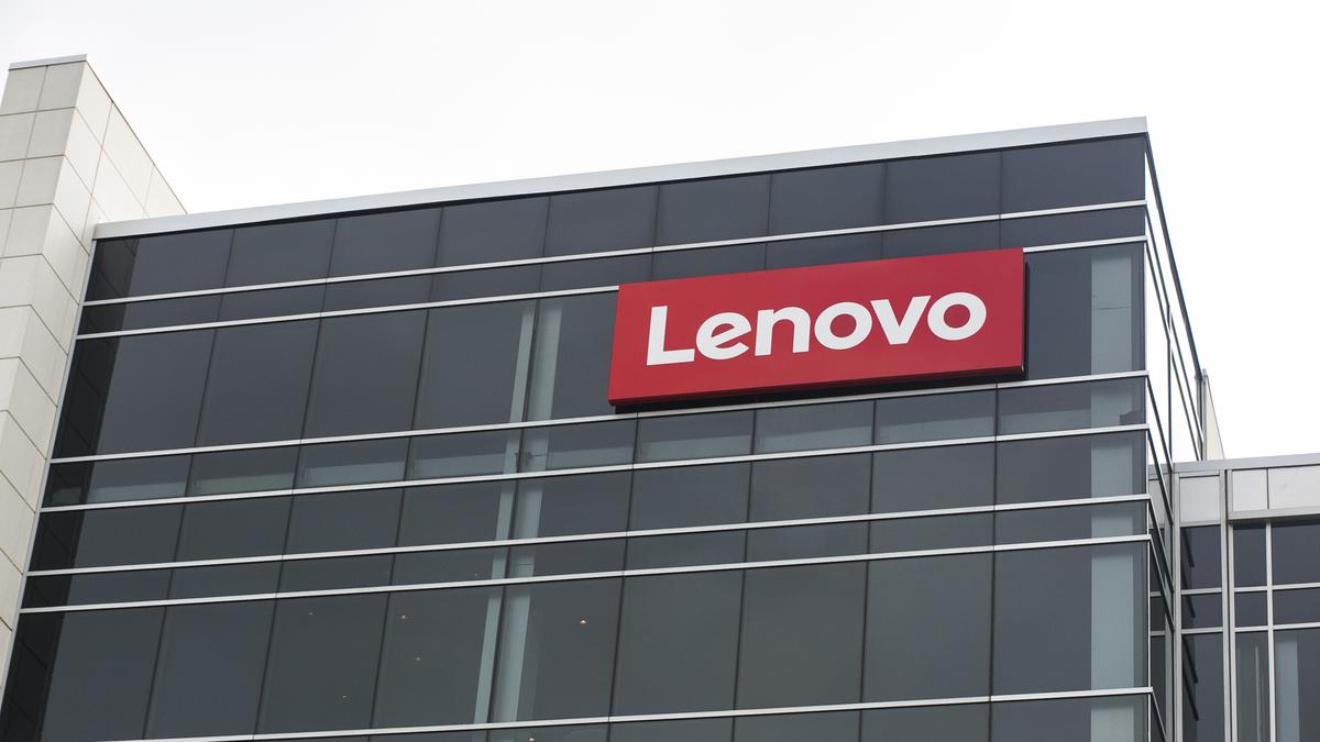 Lenovo, i profitti nel primo trimestre sono raddoppiati thumbnail