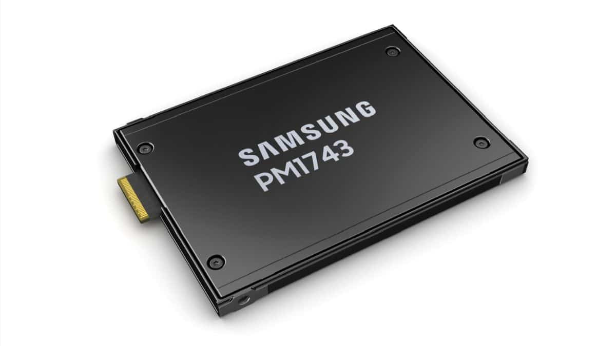 Samsung PM1743: ecco il primo SSD PCIe 5.0 per server thumbnail