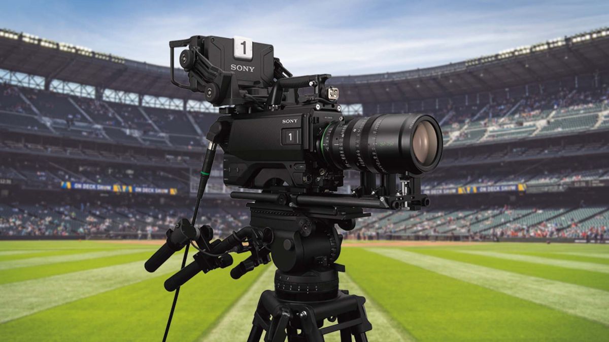 Sony rende disponibile in Europa la nuova videocamera HDC-F5500 thumbnail