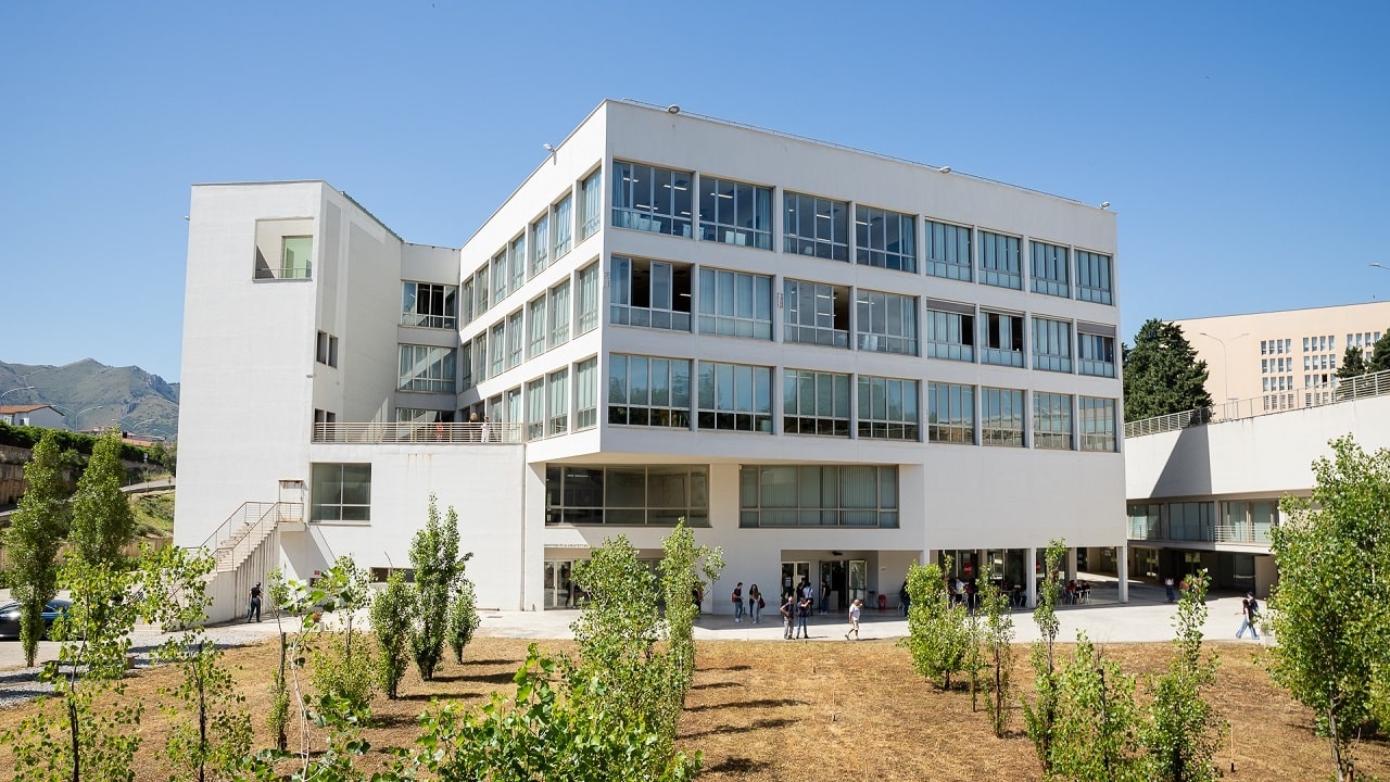 Il primo campus universitario in 5G in Italia realizzato da Vodafone e l'Università di Palermo thumbnail