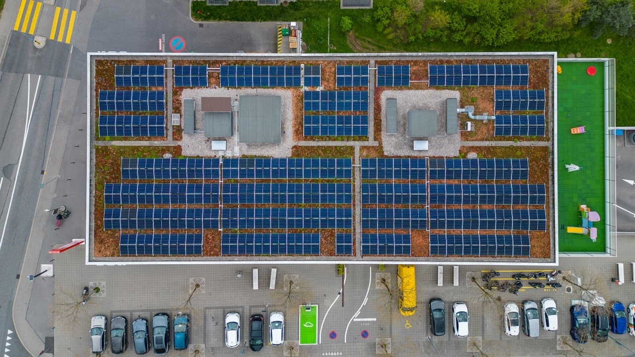La sede svizzera di Eaton diventa un polo energetico, esempio di Buildings as a Grid thumbnail