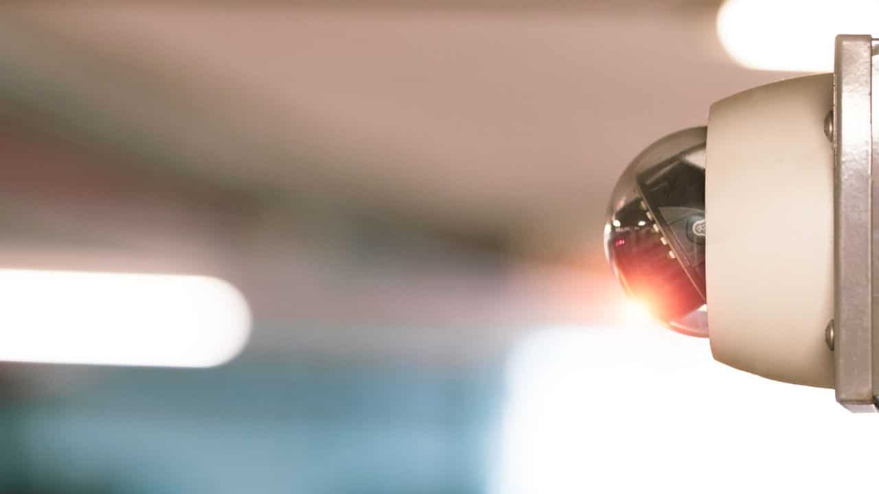 L’intelligenza artificiale e videocamere: i sistemi di smart video per il business thumbnail