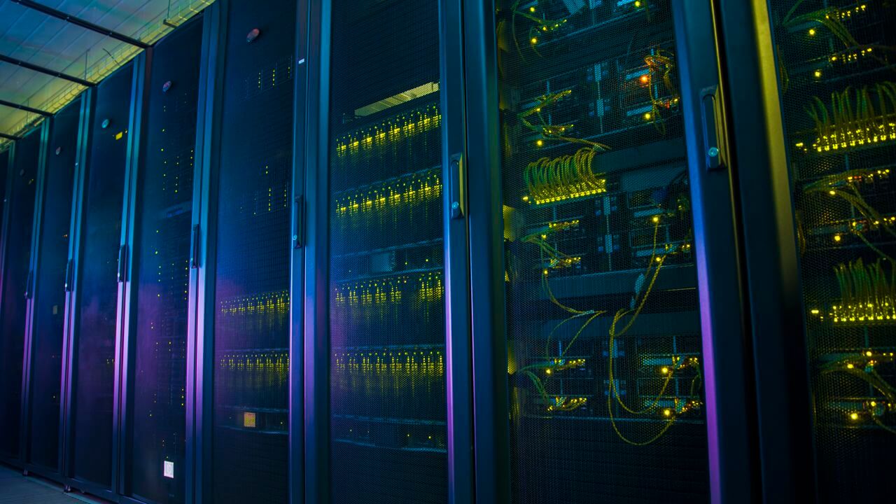 HPC6, il nuovo supercomputer di Eni targato AMD, è pronto per essere ospitato nel Green Data Center thumbnail