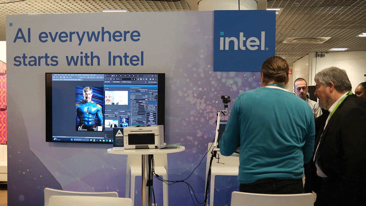 L'intelligenza artificiale per tutti: Intel è pronta ad aiutare la tua azienda thumbnail