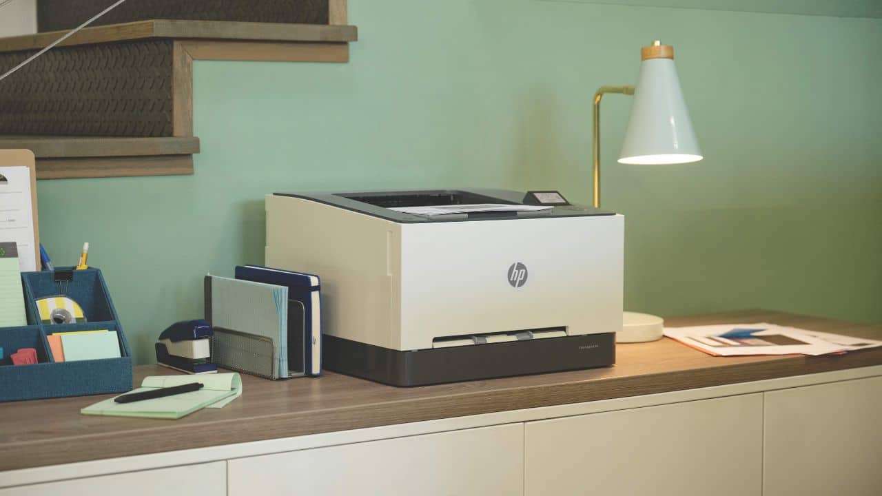 La nuova stampante HP Color LaserJet 3000: colori vividi, velocità e sostenibilità thumbnail