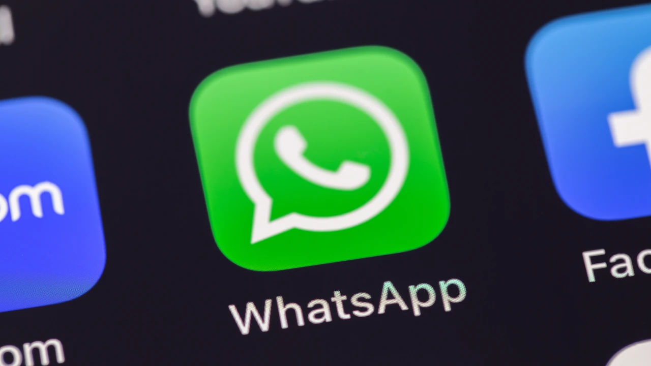 Gestire il proprio business tramite WhatsApp: la guida pratica di Esendex thumbnail